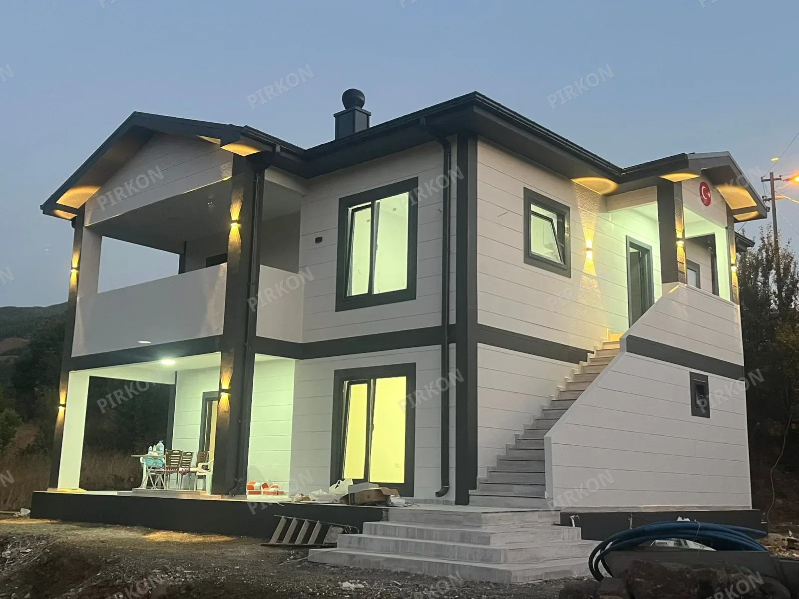 202 m²  İki  Katlı Hafif Çelik Ev 