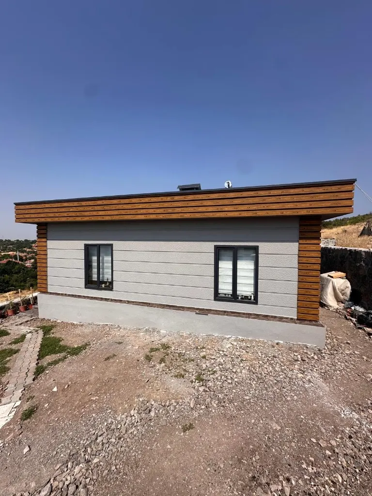 Ankara Akyurt — Çatı ve Dış Cephe
