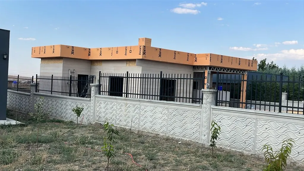 Ankara Akyurt — Çatı ve Dış Cephe