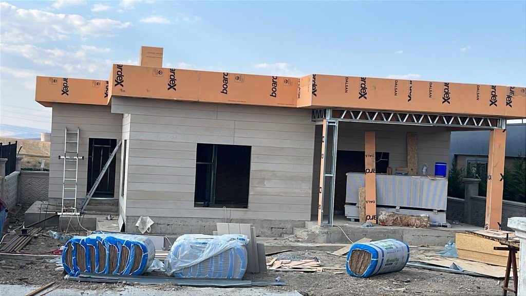 Ankara Akyurt — Çatı ve Dış Cephe